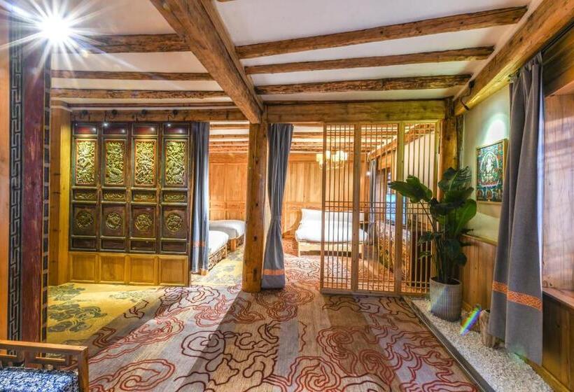 Family Suite, The Blue Mountains On The Moon