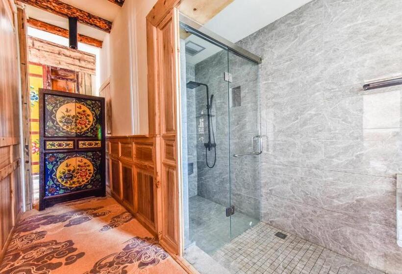 Deluxe Room, The Blue Mountains On The Moon