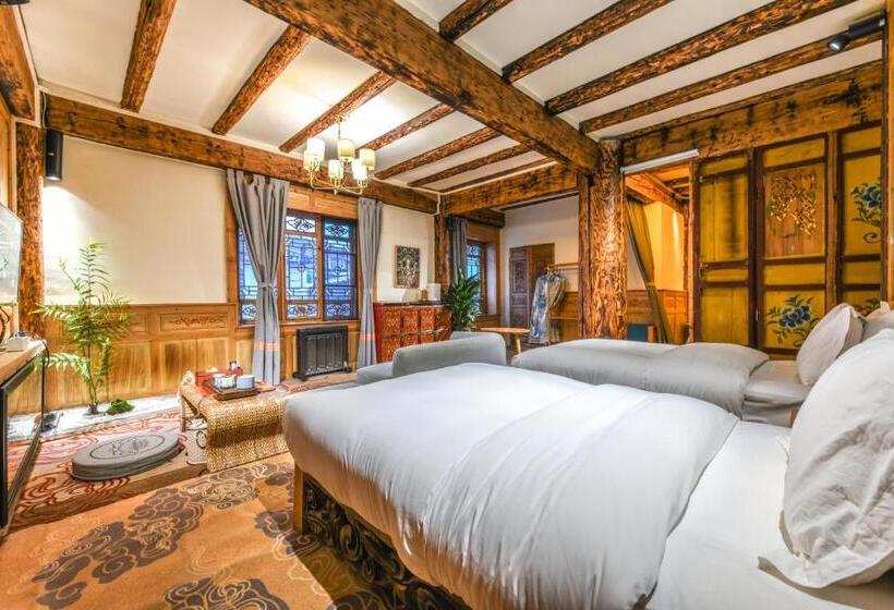 Deluxe Room, The Blue Mountains On The Moon