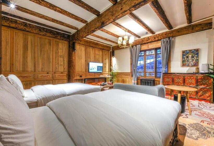 Deluxe Room, The Blue Mountains On The Moon