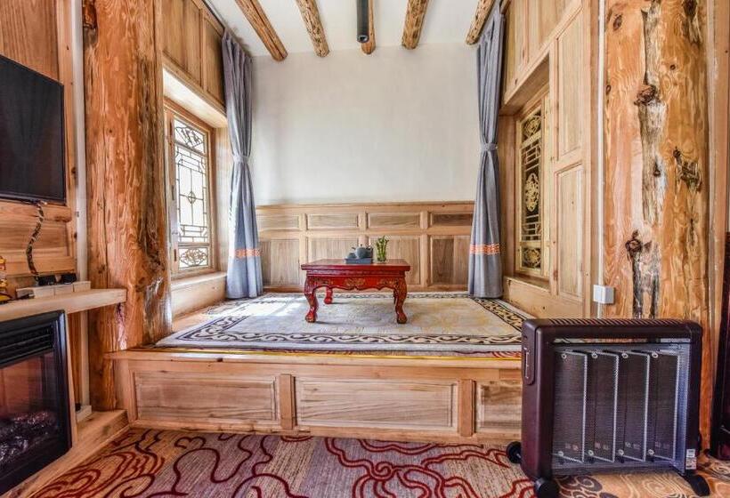 Superior Room King Size Bed, The Blue Mountains On The Moon