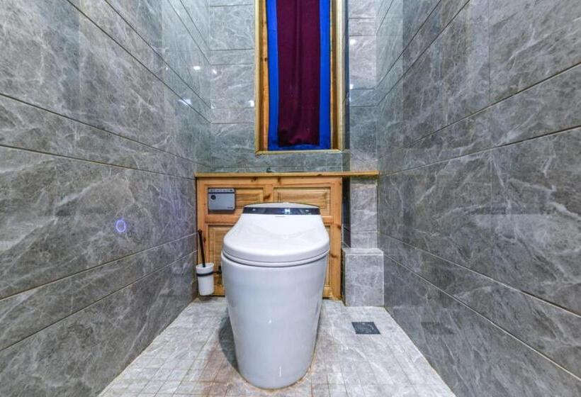 Superior Room, The Blue Mountains On The Moon