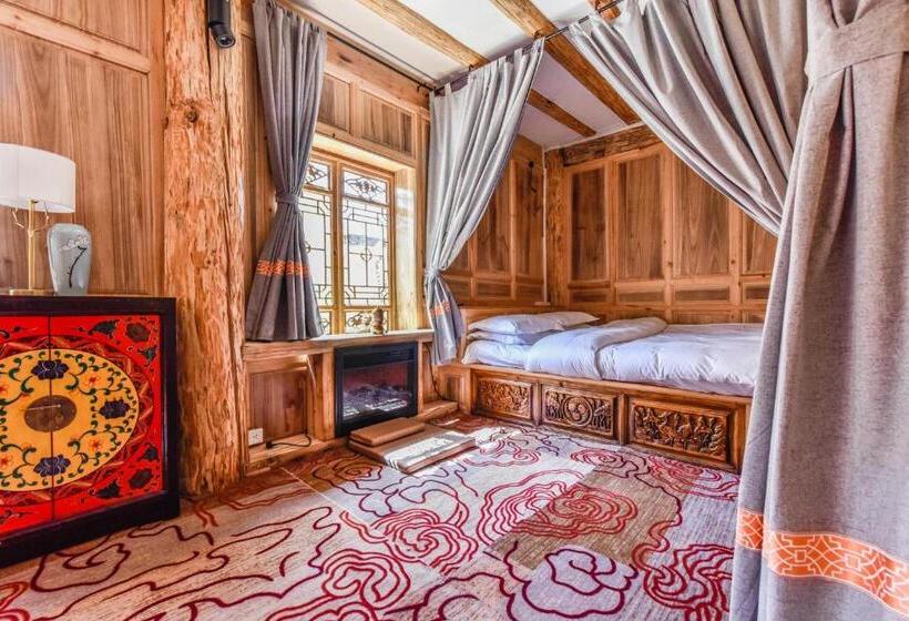 Superior Room, The Blue Mountains On The Moon