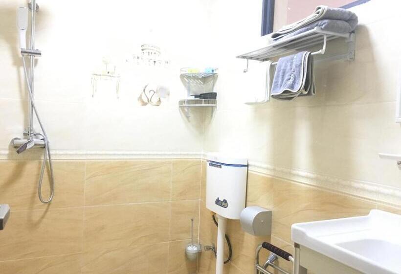 Номер Deluxe, Huakun Chain Tourist Guest House