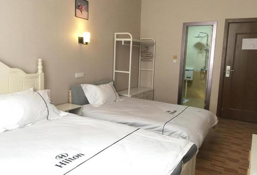 Номер Стандарт Трехместный, Huakun Chain Tourist Guest House