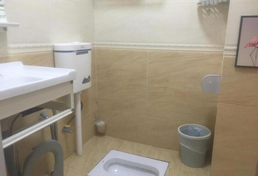 Студия Стандарт, Huakun Chain Tourist Guest House