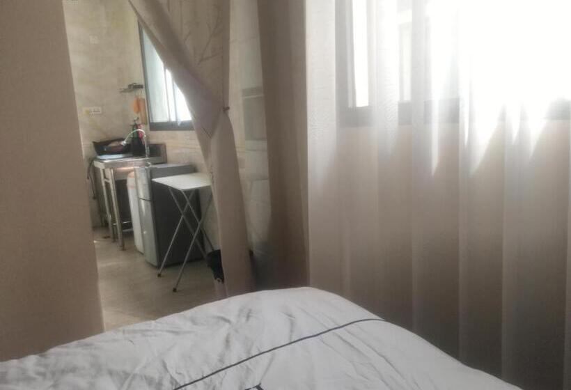 Студия Стандарт, Huakun Chain Tourist Guest House