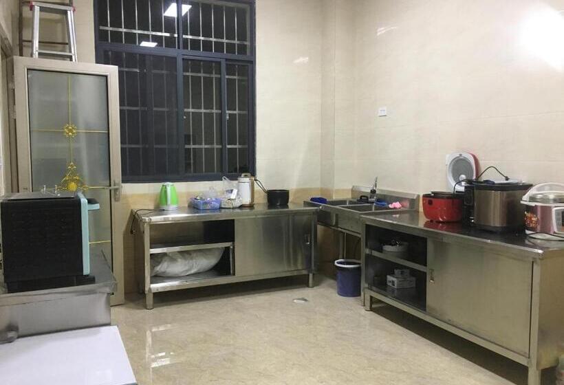 Студия Стандарт, Huakun Chain Tourist Guest House