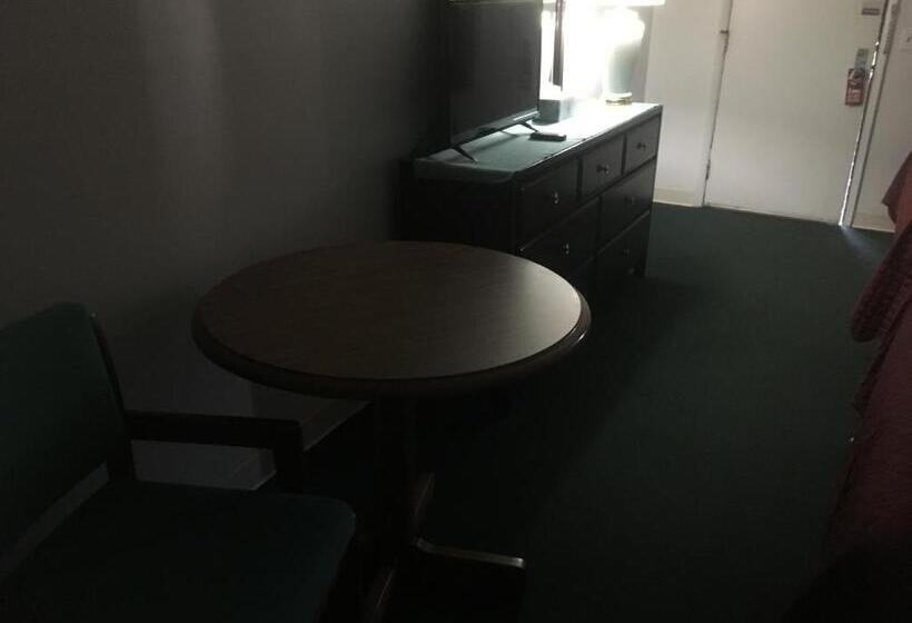 スタンダードルーム, Villager Motel & Glen Manor Estate