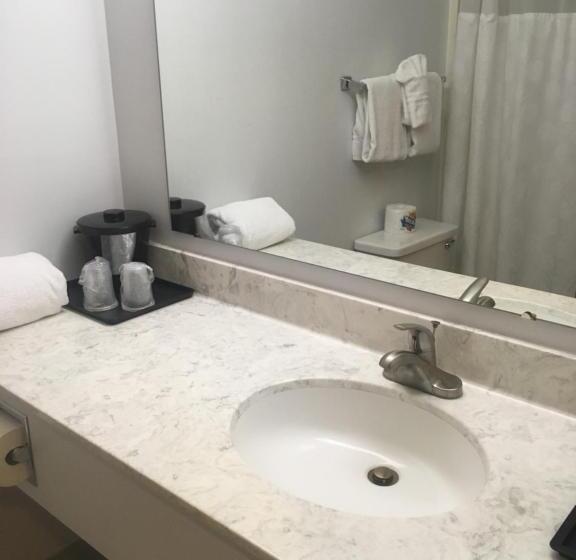 Номер Стандарт, Villager Motel & Glen Manor Estate
