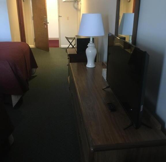 スタンダードルーム, Villager Motel & Glen Manor Estate