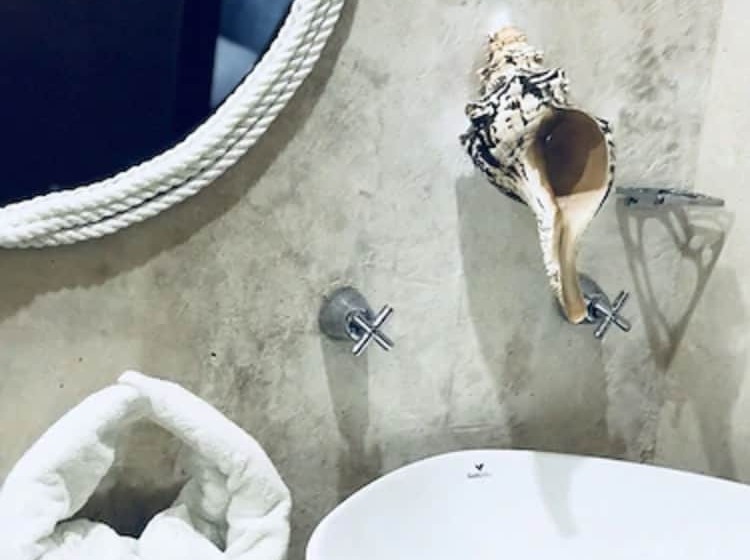 패밀리 룸, Bahia Tolok