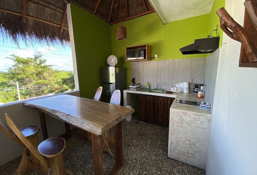 패밀리 룸, Bahia Tolok