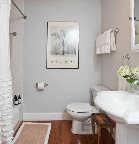 标准间, Hudson B&b