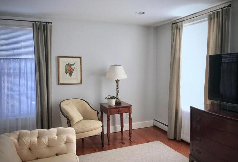 标准间, Hudson B&b