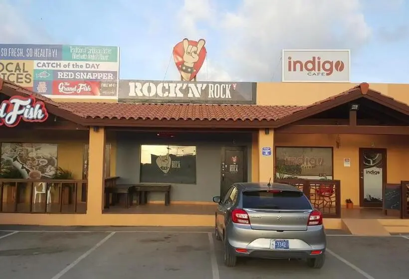 سوییت لوکس, Buddha Studios Aruba