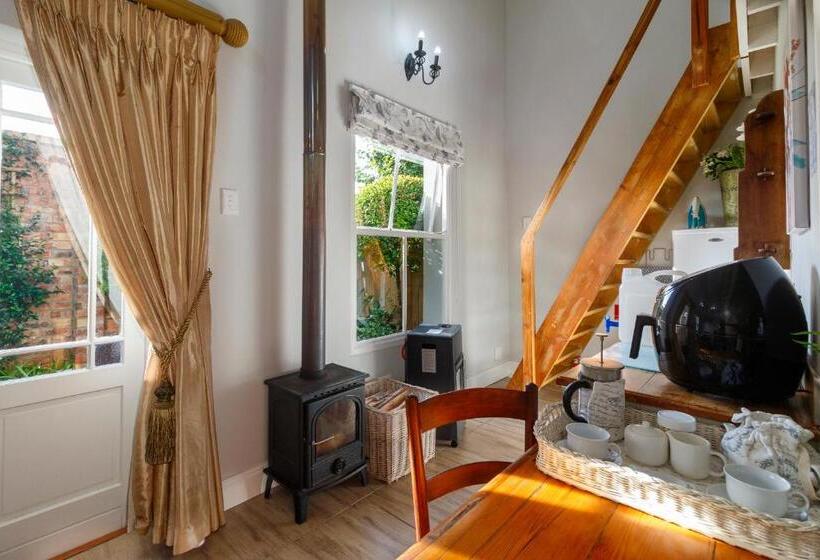 اتاق لوکس خانوادگی, Fiddlewood Fields Guest House