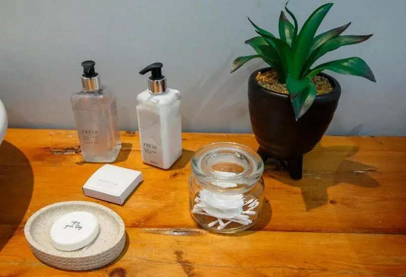 デラックススイート, Fiddlewood Fields Guest House