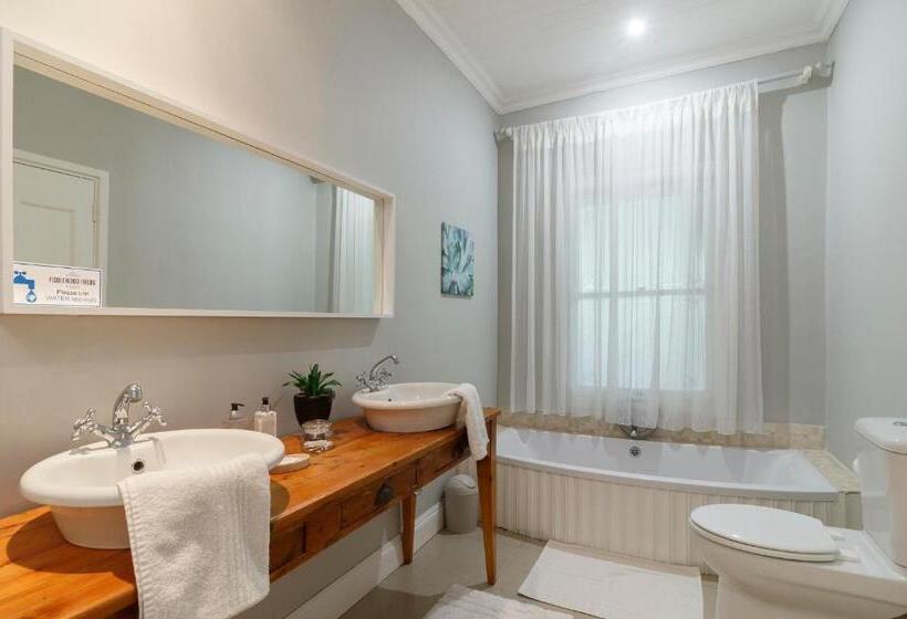 سوییت لوکس, Fiddlewood Fields Guest House