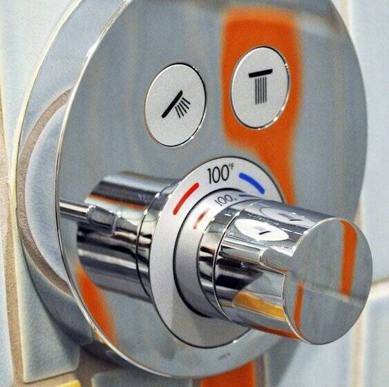 غرفة ديلوكس, The Astro