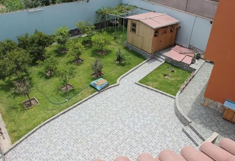 آپارتمان 1 خوابه با چشم‌انداز باغ, The House