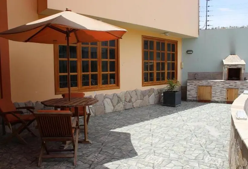 آپارتمان 1 خوابه با چشم‌انداز باغ, The House
