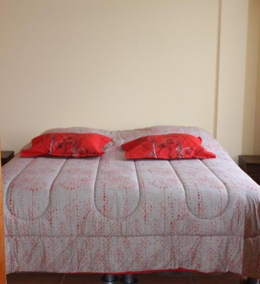 דירת חדר נוף לגינה, The House