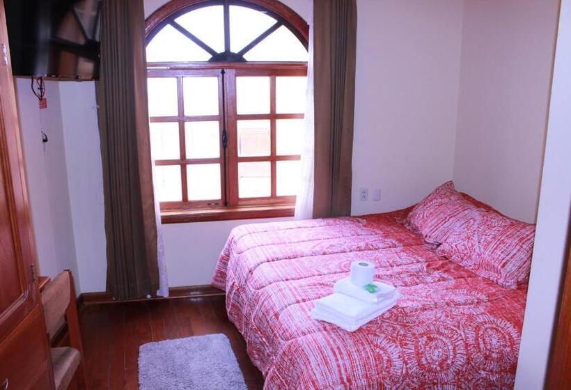 חדר דחוקס עם מיטת קינג, The House