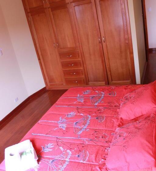 חדר דחוקס עם מיטת קינג, The House