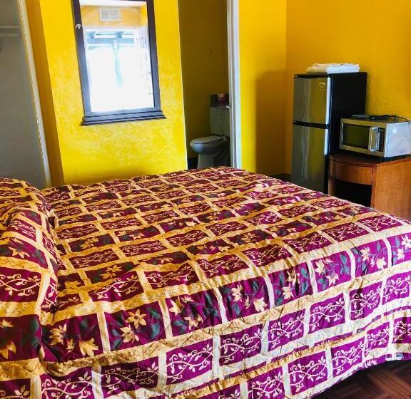 غرفة قياسية فردية, Commodore Motel