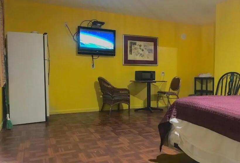 デラックスルーム, Commodore Motel