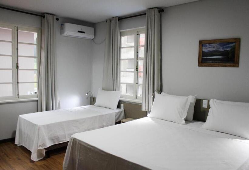 غرفة ديلوكس ثلاثية, Pousada Casarao Schmidt