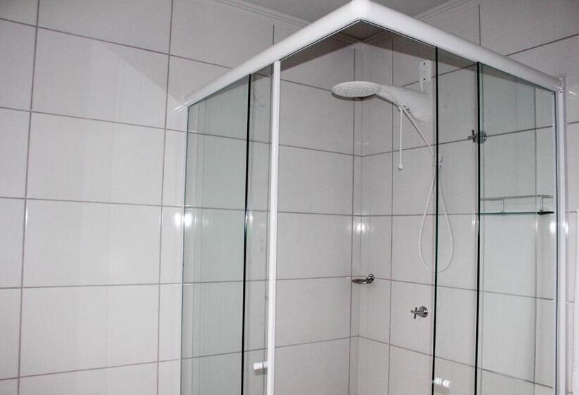 غرفة ديلوكس رباعية, Pousada Casarao Schmidt