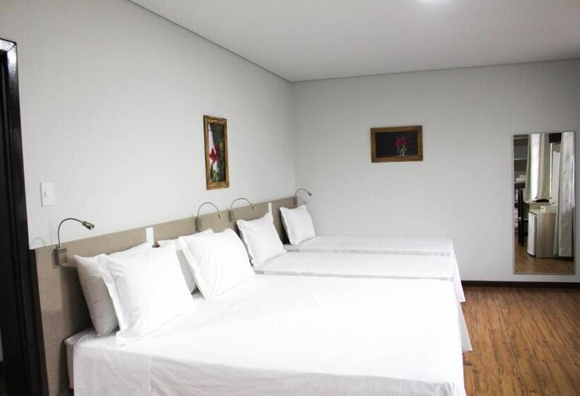 غرفة ديلوكس رباعية, Pousada Casarao Schmidt