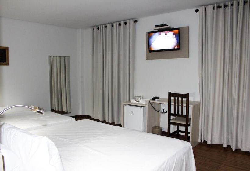 غرفة قياسية رباعية, Pousada Casarao Schmidt