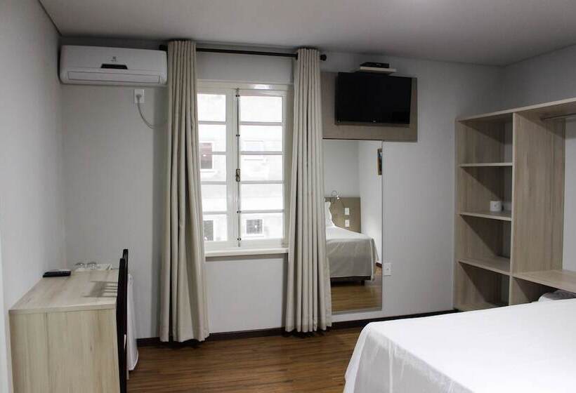 غرفة قياسية رباعية, Pousada Casarao Schmidt