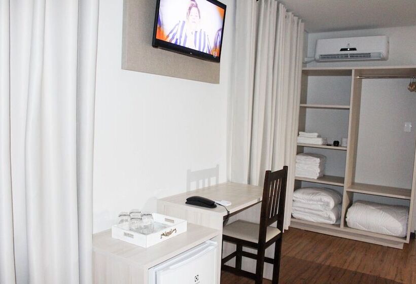 غرفة ديلوكس ثلاثية, Pousada Casarao Schmidt