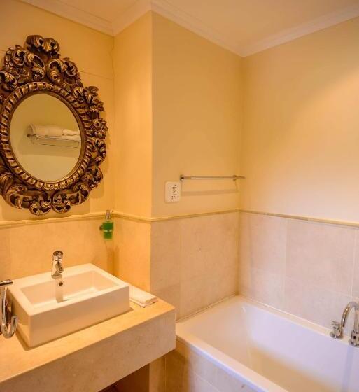 سوئیت جونیور خانوادگی, Mac Atini Guest House