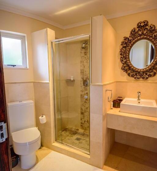 سوئیت جونیور خانوادگی, Mac Atini Guest House