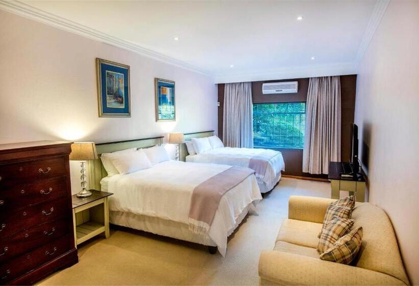اتاق خانوادگی با سرویس بهداشتی مشترک, Mac Atini Guest House