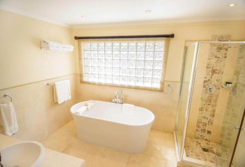 سوییت اجرایی, Mac Atini Guest House