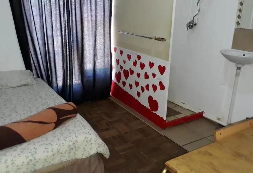 Deluxe Yhden Hengen Huone, Paljas Backpackers