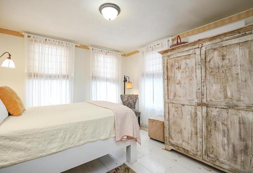 Номер Superior, The Charlotte Hotel & Restaurant