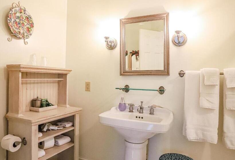 Номер Superior Кровать Кинг, The Charlotte Hotel & Restaurant