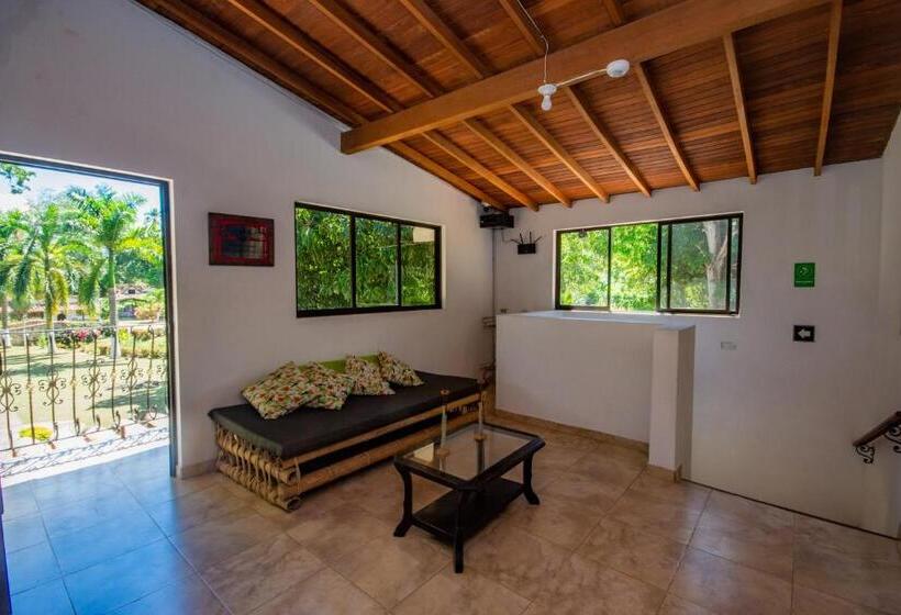 اتاق خانوادگی, San Sebastian Del Tonusco