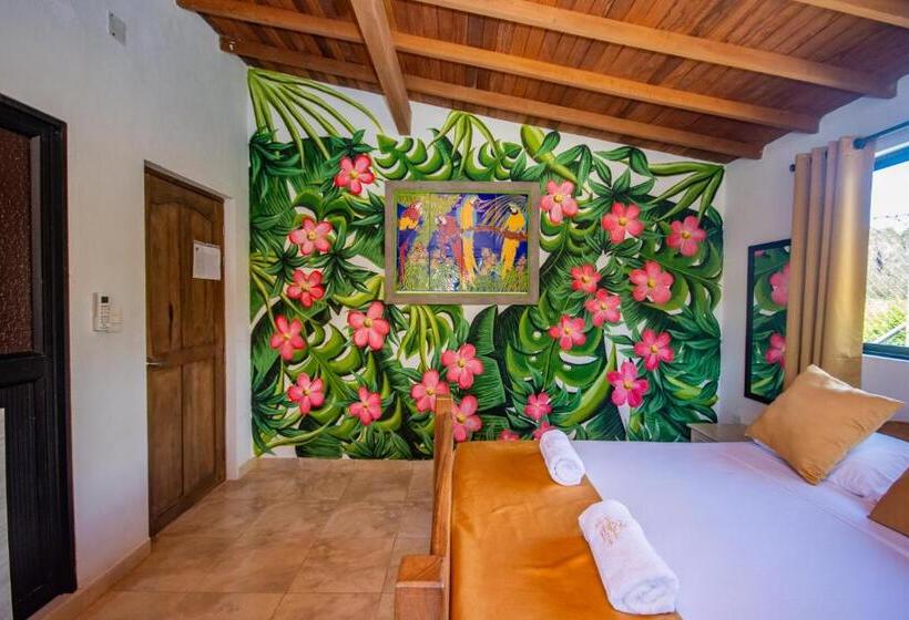 اتاق خانوادگی, San Sebastian Del Tonusco