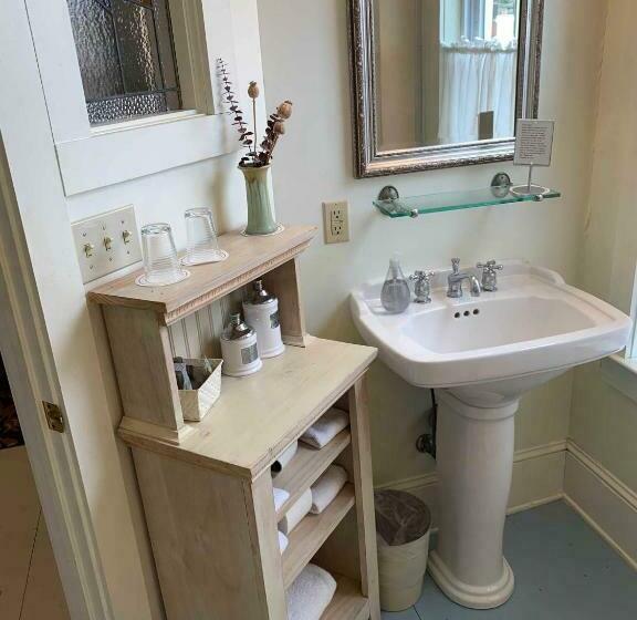 Номер Superior, The Charlotte Hotel & Restaurant