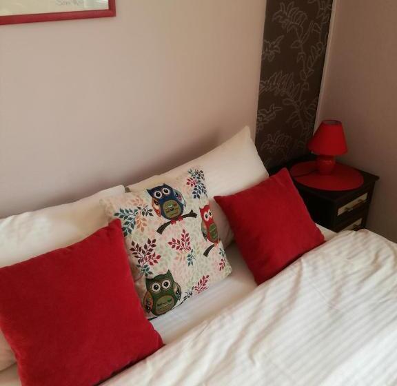 سوییت, Apartmani Rale Rooms