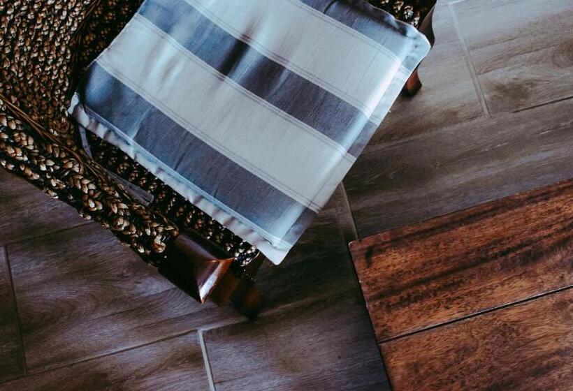 חדר סטנדרט, Arcangeli Wines