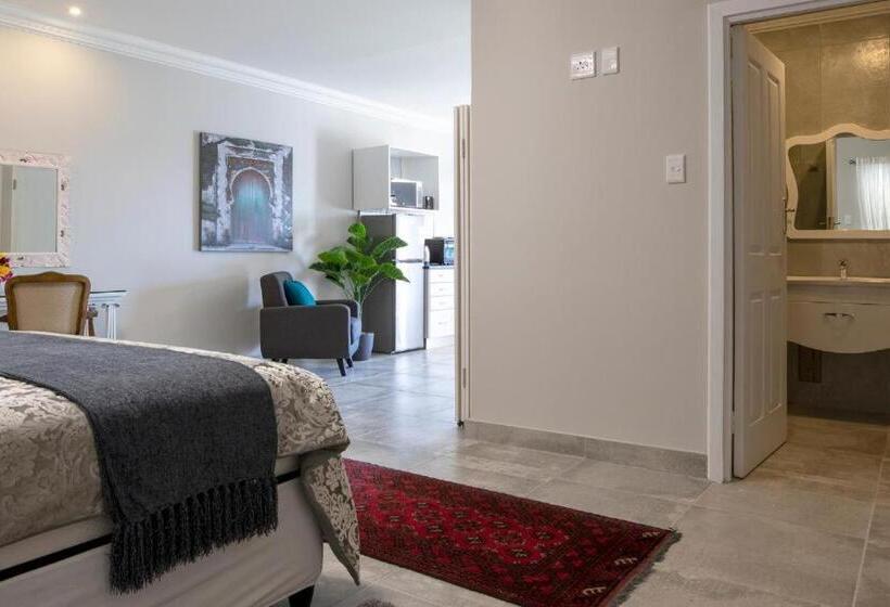 מיטת קינג בסוויטה, Arcangeli Wines